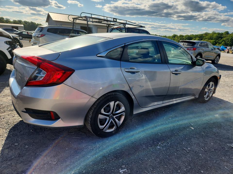 2018 Honda Civic მანქანა იყიდება აუქციონზე, vin: 2HGFC2F51JH597223, აუქციონის ნომერი: 68695686