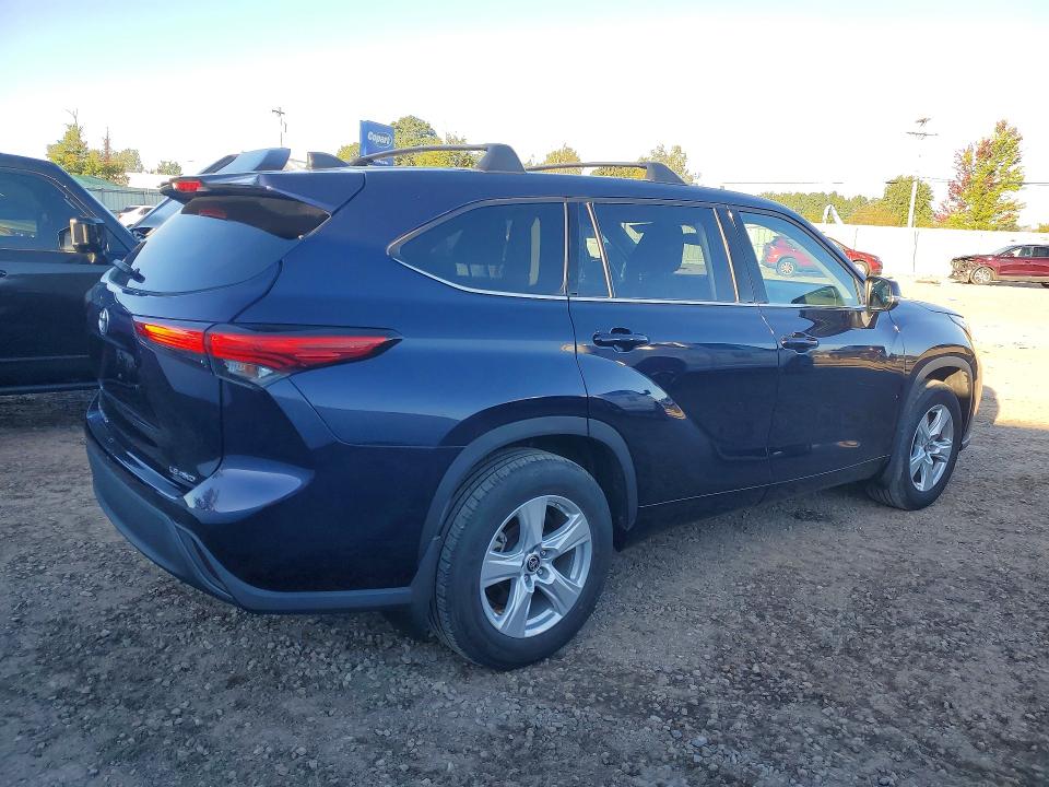 70712096 :رقم المزاد ، 5TDBZRBH6NS562107 vin ، 2022 Toyota Highlander مزاد بيع