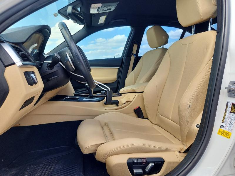 68289176 :رقم المزاد ، WBA8B9C51JK677375 vin ، 2018 Bmw 330 مزاد بيع