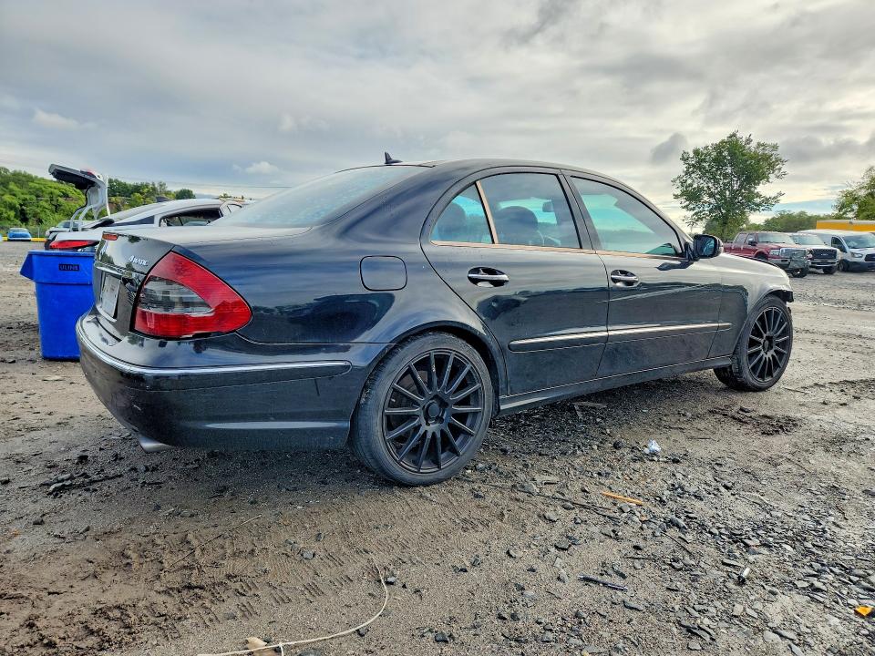 70781096 :رقم المزاد ، WDBUF87X38B239462 vin ، 2008 Mercedes-benz E مزاد بيع