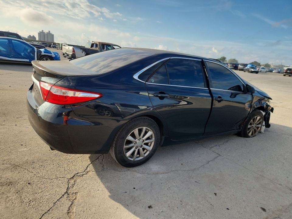 2015 Toyota Camry მანქანა იყიდება აუქციონზე, vin: 4T4BF1FK6FR507249, აუქციონის ნომერი: 70329526