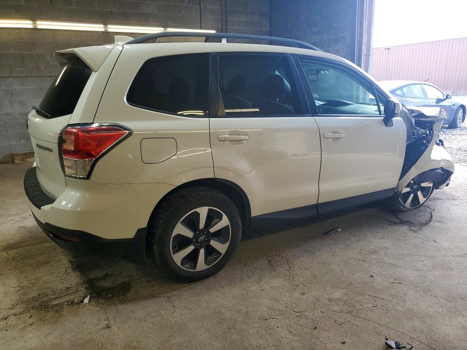 Продаж на аукціоні авто 2018 Subaru Forester, vin: JF2SJAEC5JH532816, номер лоту: 67548576