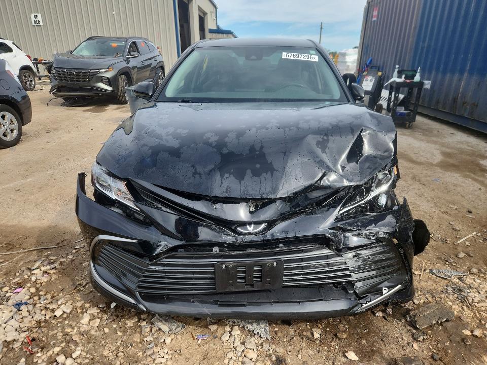 Auction sale of the 2022 Toyota Camry, vin: 4T1C11AK0NU641922, lot number: 67697296