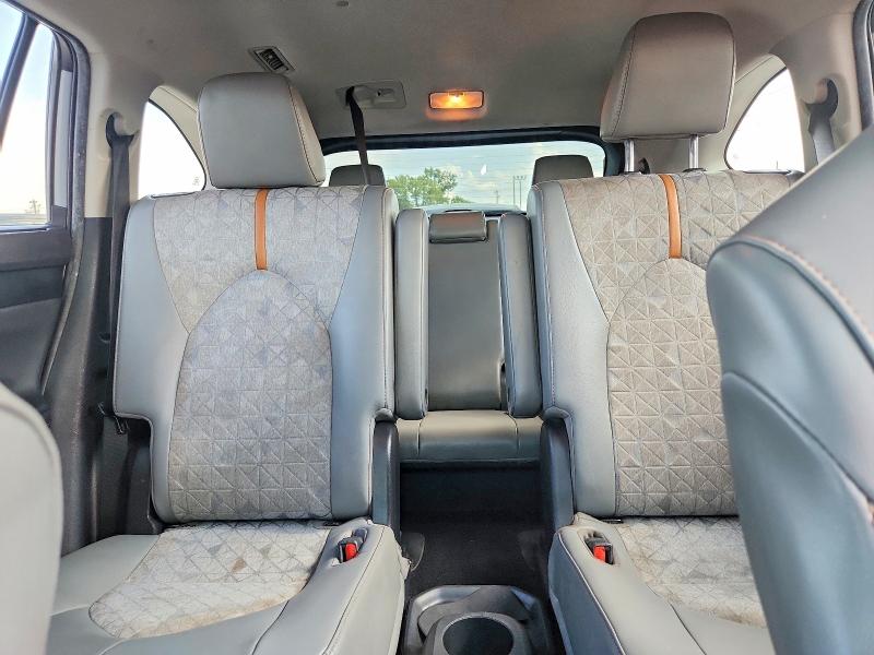 70695806 :رقم المزاد ، 5TDAARAH8NS513754 vin ، 2022 Toyota Highlander Hybrid مزاد بيع