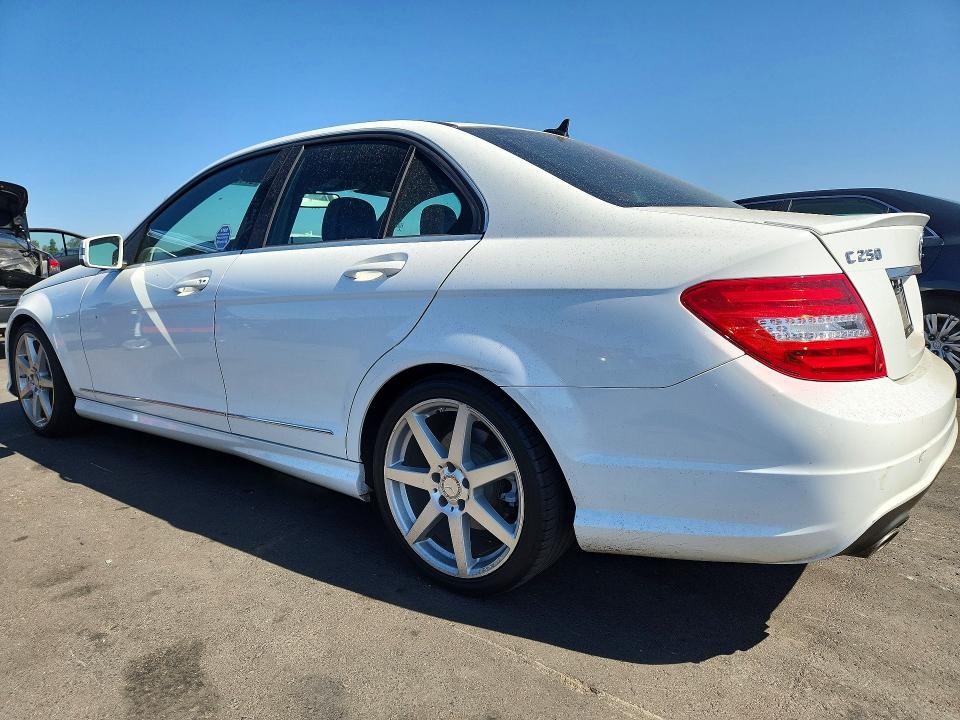 67401286 :رقم المزاد ، WDDGF4HB0EG242799 vin ، 2014 Mercedes-benz C مزاد بيع