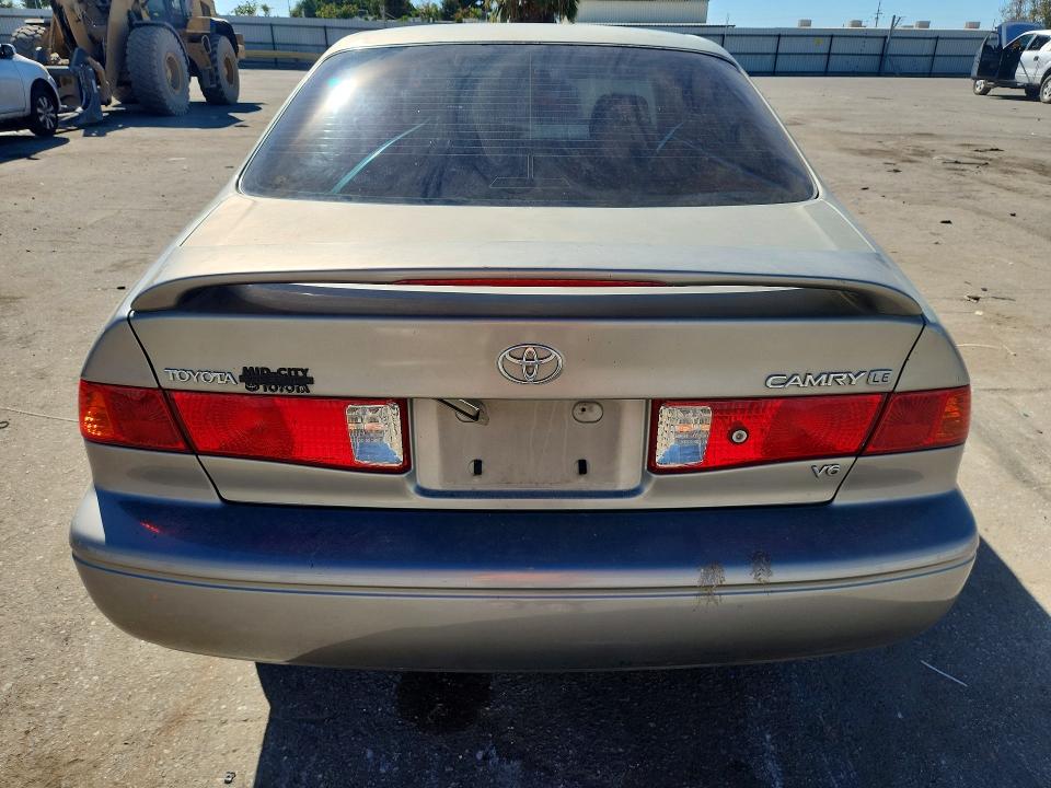 68941346 :رقم المزاد ، JT2BF22K1Y0284650 vin ، 2000 Toyota Camry مزاد بيع