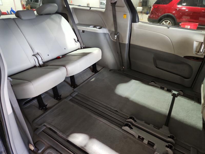 69051376 :رقم المزاد ، 5TDYK3DC4CS259773 vin ، 2012 Toyota Sienna مزاد بيع