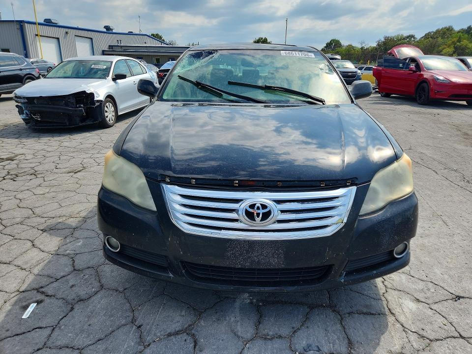 68611706 :رقم المزاد ، 4T1BK36B98U283737 vin ، 2008 Toyota Avalon مزاد بيع