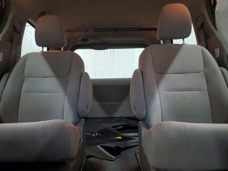69585906 :رقم المزاد ، 5TDZZ3DC4KS995353 vin ، 2019 Toyota Sienna مزاد بيع