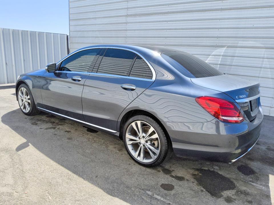 70369946 :رقم المزاد ، 55SWF4KB5FU037052 vin ، 2015 Mercedes-benz C مزاد بيع