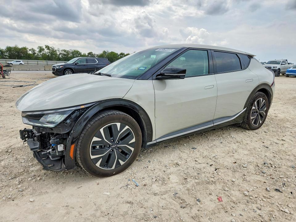 Auction sale of the 2024 Kia Ev6, vin: KNDC34LA8R5192137, lot number: 70379446