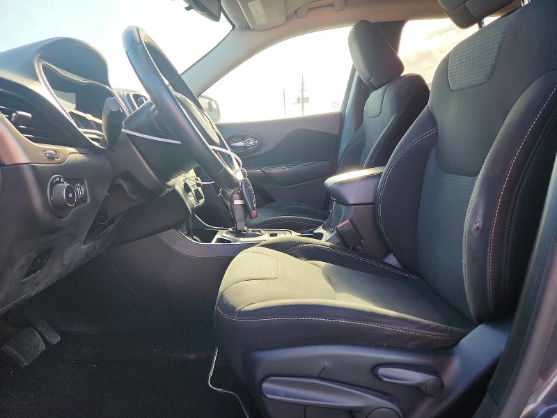 69092376 :رقم المزاد ، 1C4PJLCB5GW110429 vin ، 2016 Jeep Cherokee مزاد بيع