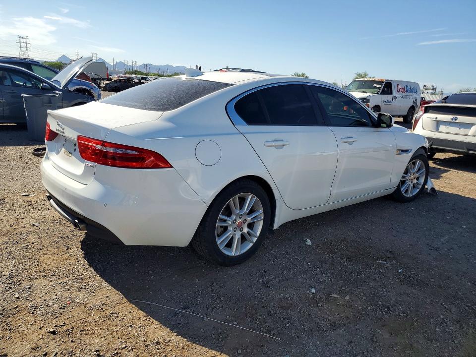 Продаж на аукціоні авто 2017 Jaguar Xe, vin: SAJAD4BG6HA965821, номер лоту: 68600946