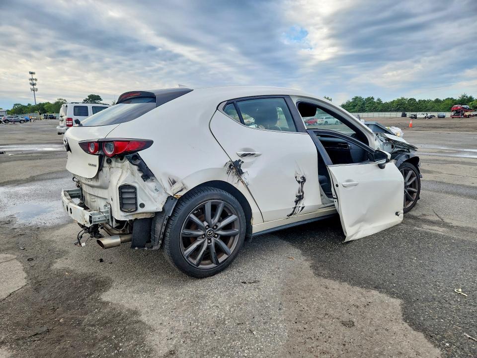 Продажа на аукционе авто 2019 Mazda 3, vin: JM1BPBMM8K1128254, номер лота: 66986416