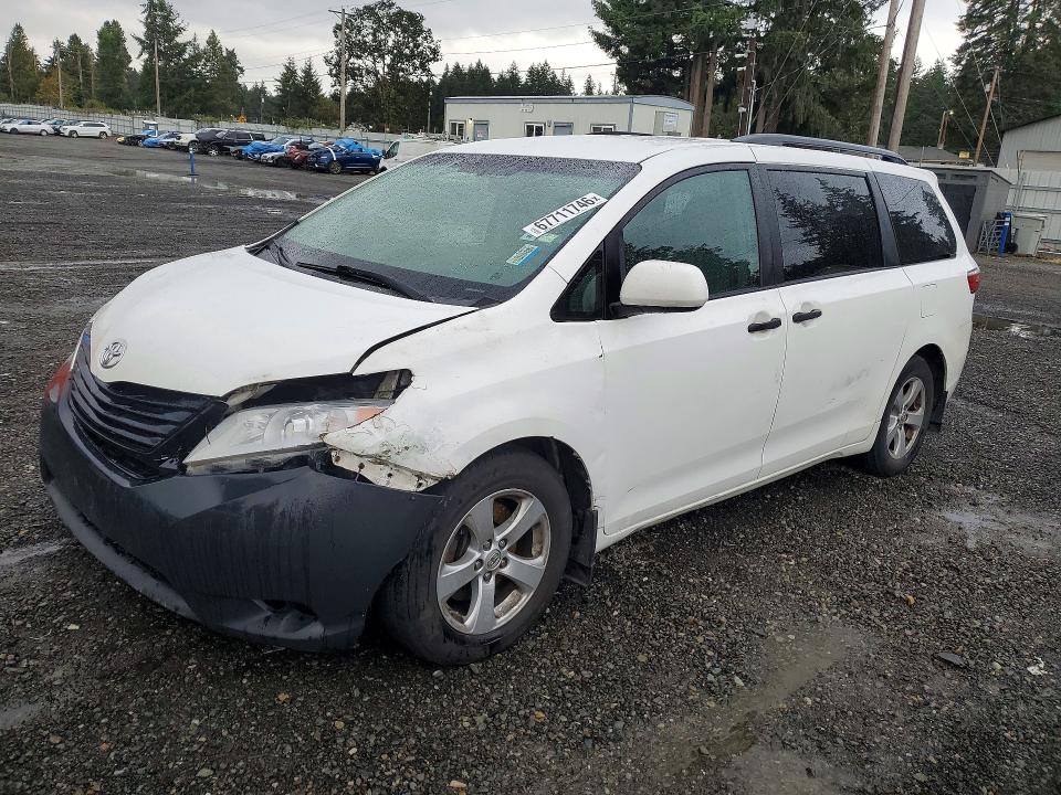 67711746 :رقم المزاد ، 5TDZK3DC1GS748352 vin ، 2016 Toyota Sienna مزاد بيع
