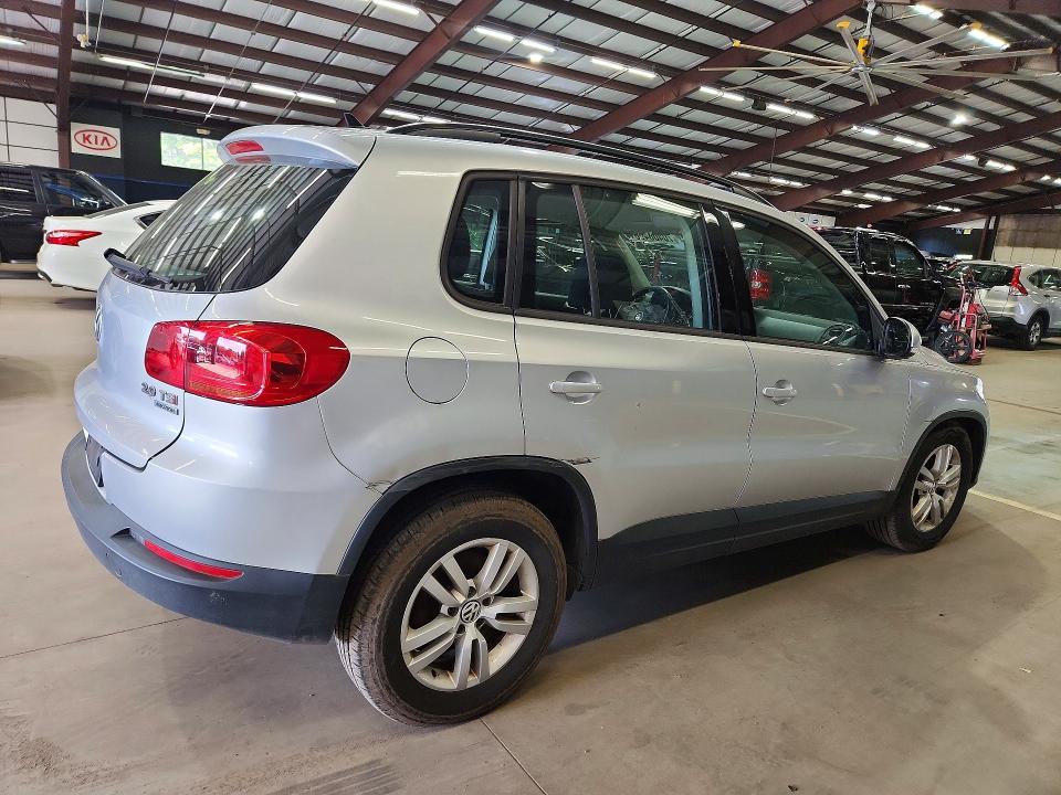 Продажа на аукционе авто 2015 Volkswagen Tiguan, vin: WVGBV7AX0FW589745, номер лота: 70406496