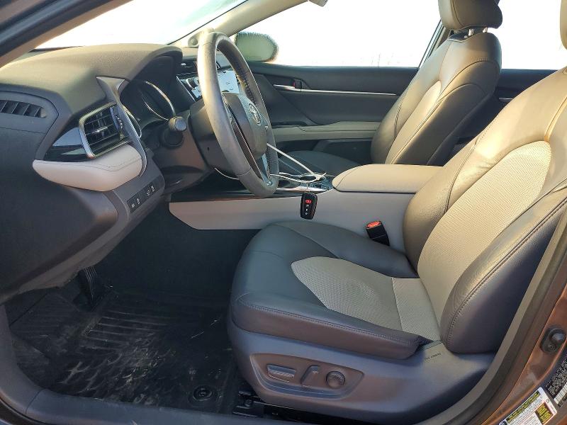 69961486 :رقم المزاد ، 4T1F31AK5LU017571 vin ، 2020 Toyota Camry مزاد بيع