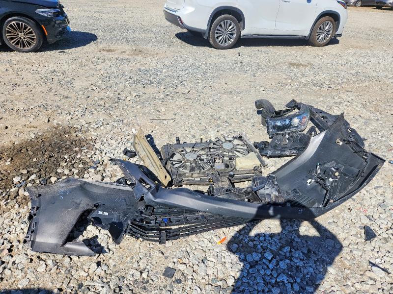 Продажа на аукционе авто 2018 Toyota Highlander, vin: 5TDDZRFH4JS843965, номер лота: 68138096