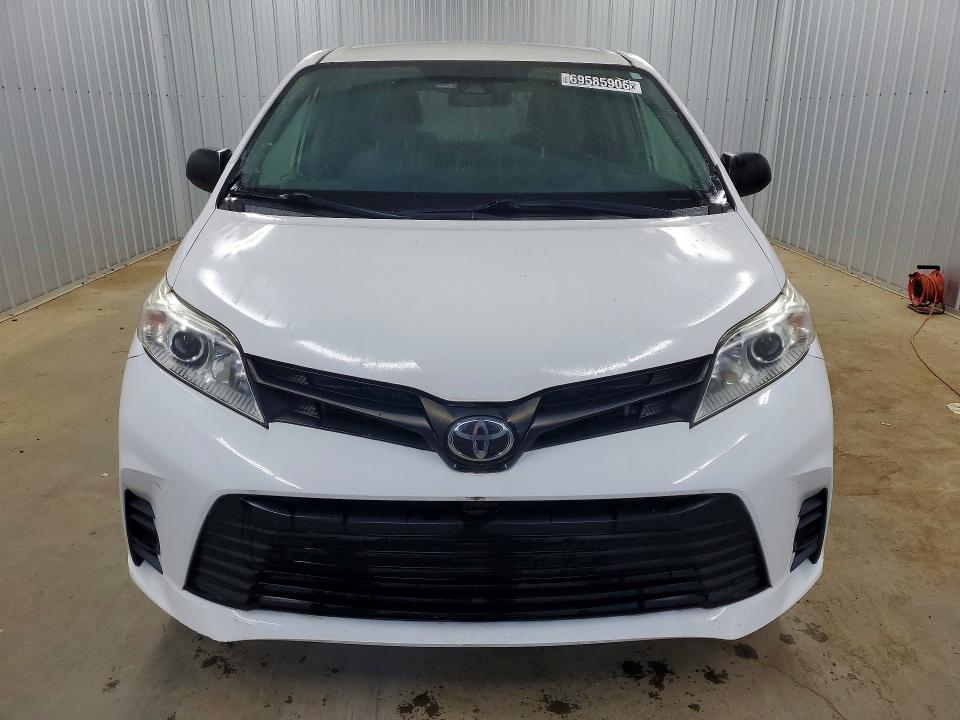 69585906 :رقم المزاد ، 5TDZZ3DC4KS995353 vin ، 2019 Toyota Sienna مزاد بيع