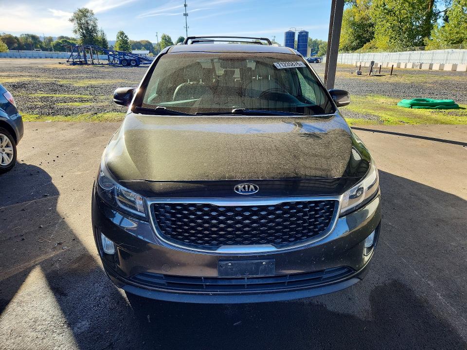 71235876 :رقم المزاد ، KNDMC5C17G6100713 vin ، 2016 Kia Sedona مزاد بيع