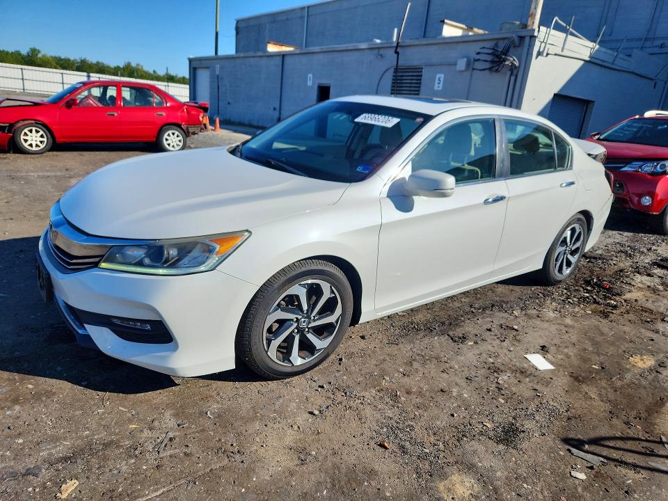 Продажа на аукционе авто 2017 Honda Accord, vin: 1HGCR2F84HA069521, номер лота: 68966206