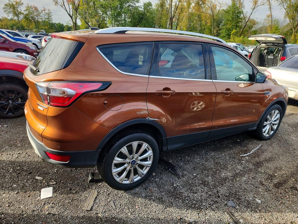 Продаж на аукціоні авто 2017 Ford Escape, vin: 1FMCU9J9XHUE25356, номер лоту: 70872596
