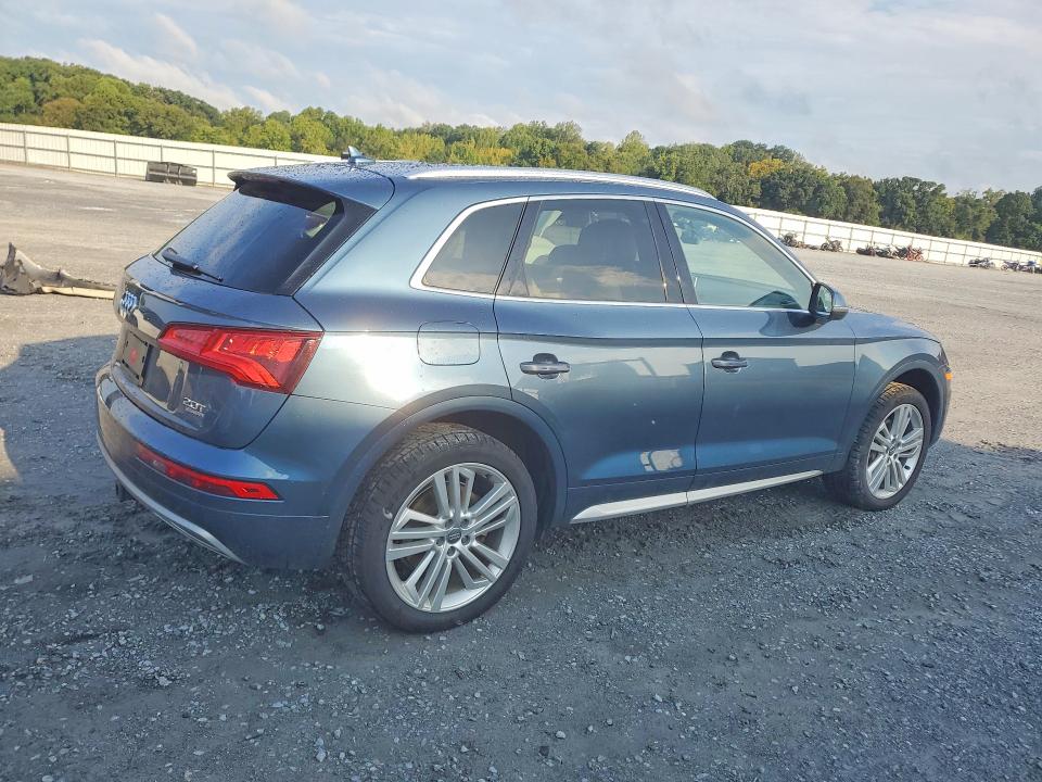 2018 Audi Q5 მანქანა იყიდება აუქციონზე, vin: WA1CNAFY2J2068687, აუქციონის ნომერი: 69735806