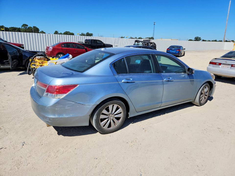 70468736 :رقم المزاد ، 1HGCP2F86BA041961 vin ، 2011 Honda Accord مزاد بيع