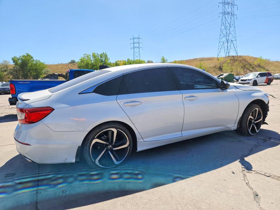 68072736 :رقم المزاد ، 1HGCV1F33NA110002 vin ، 2022 Honda Accord مزاد بيع
