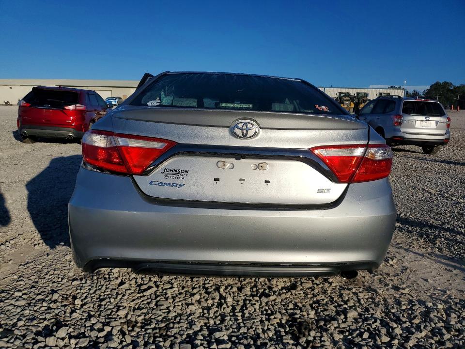 2015 Toyota Camry მანქანა იყიდება აუქციონზე, vin: 4T1BF1FK7FU977848, აუქციონის ნომერი: 70663376