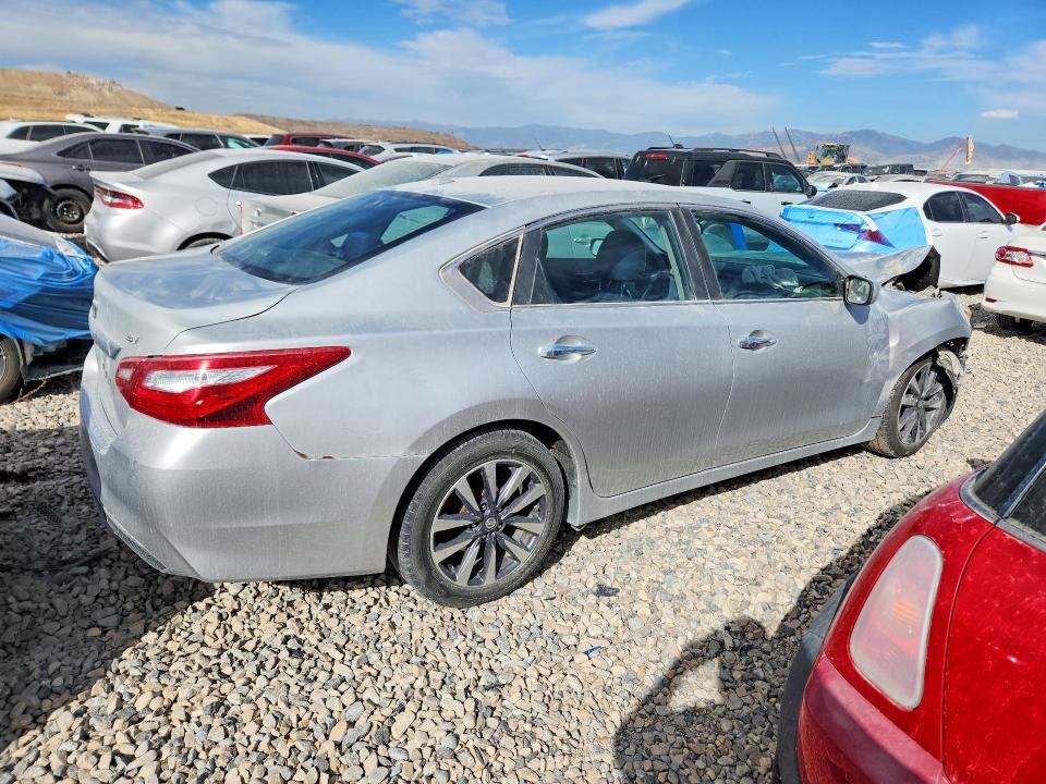 2017 Nissan Altima მანქანა იყიდება აუქციონზე, vin: 1N4AL3AP8HC236095, აუქციონის ნომერი: 68704016