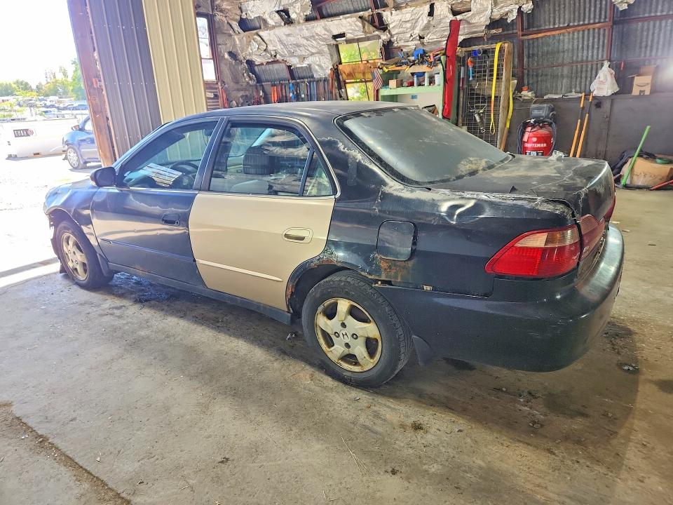 2000 Honda Accord მანქანა იყიდება აუქციონზე, vin: 1HGCG6674YA122920, აუქციონის ნომერი: 70355446