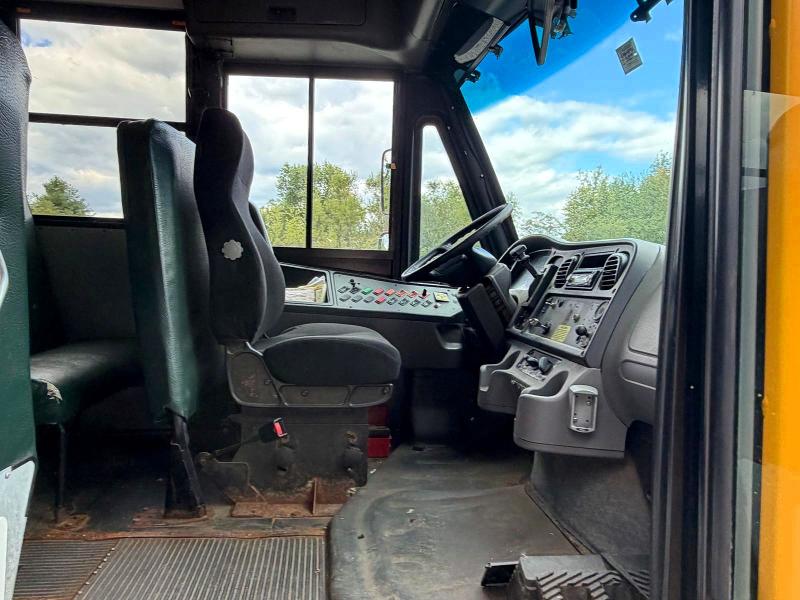 Продаж на аукціоні авто 2015 Freightliner Chassis, vin: 4UZABRDU4FCFW9648, номер лоту: 68631246