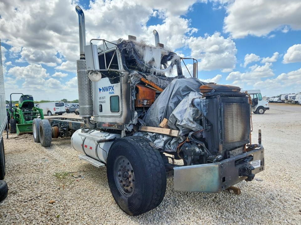 66666336 :رقم المزاد ، 1NKDLB0X76J120073 vin ، 2006 Kenworth Construction مزاد بيع