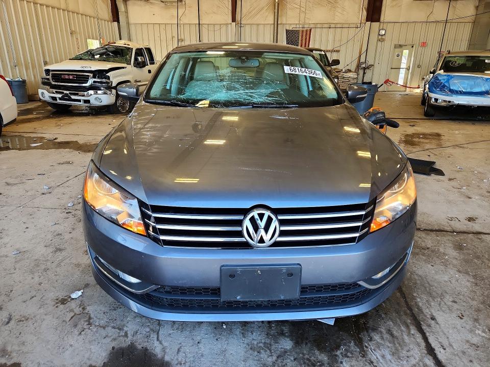 2015 Volkswagen Passat მანქანა იყიდება აუქციონზე, vin: 1VWAS7A33FC100372, აუქციონის ნომერი: 68164366