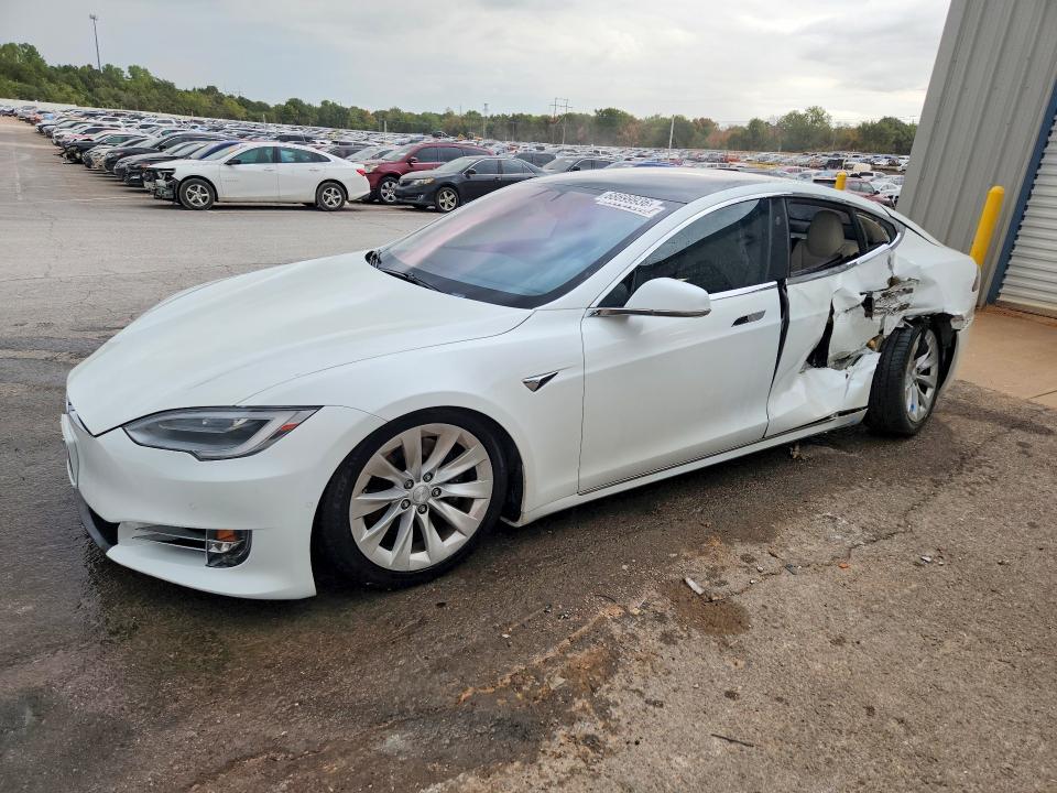 2017 Tesla Model S მანქანა იყიდება აუქციონზე, vin: 5YJSA1E11HF225960, აუქციონის ნომერი: 68699936