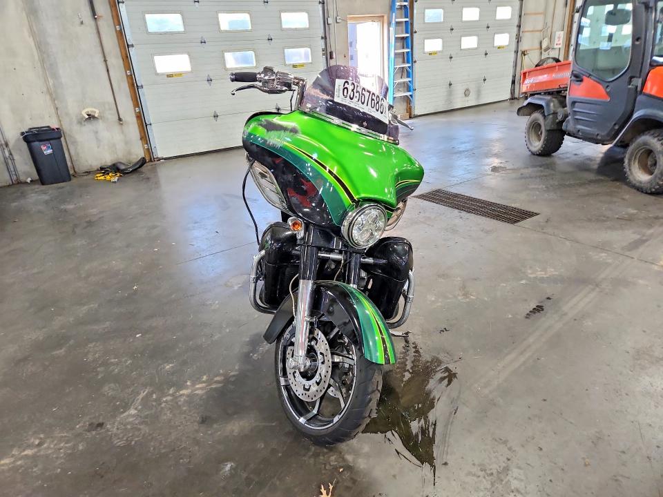 68567686 :رقم المزاد ، 1HD1PZ818BB960903 vin ، 2011 Harley-davidson Flhxse2 مزاد بيع