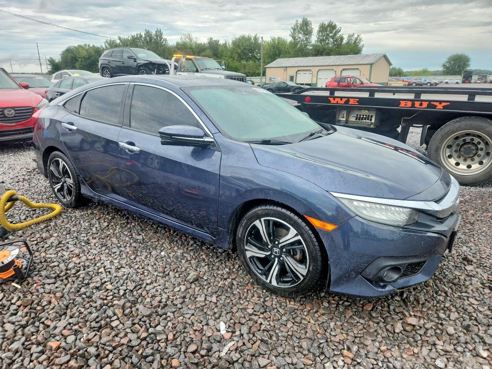 67372286 :رقم المزاد ، 19XFC1F97GE005873 vin ، 2016 Honda Civic مزاد بيع