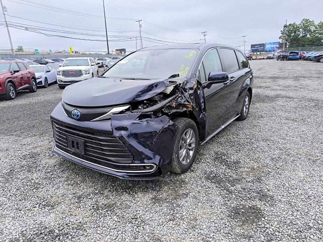 Продажа на аукционе авто 2024 Toyota Sienna, vin: 5TDYRKEC2RS203599, номер лота: 70293536