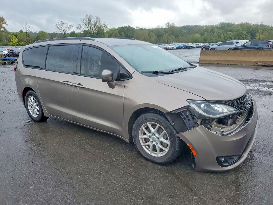 70831916 :رقم المزاد ، 2C4RC1FG3JR237193 vin ، 2018 Chrysler Pacifica مزاد بيع