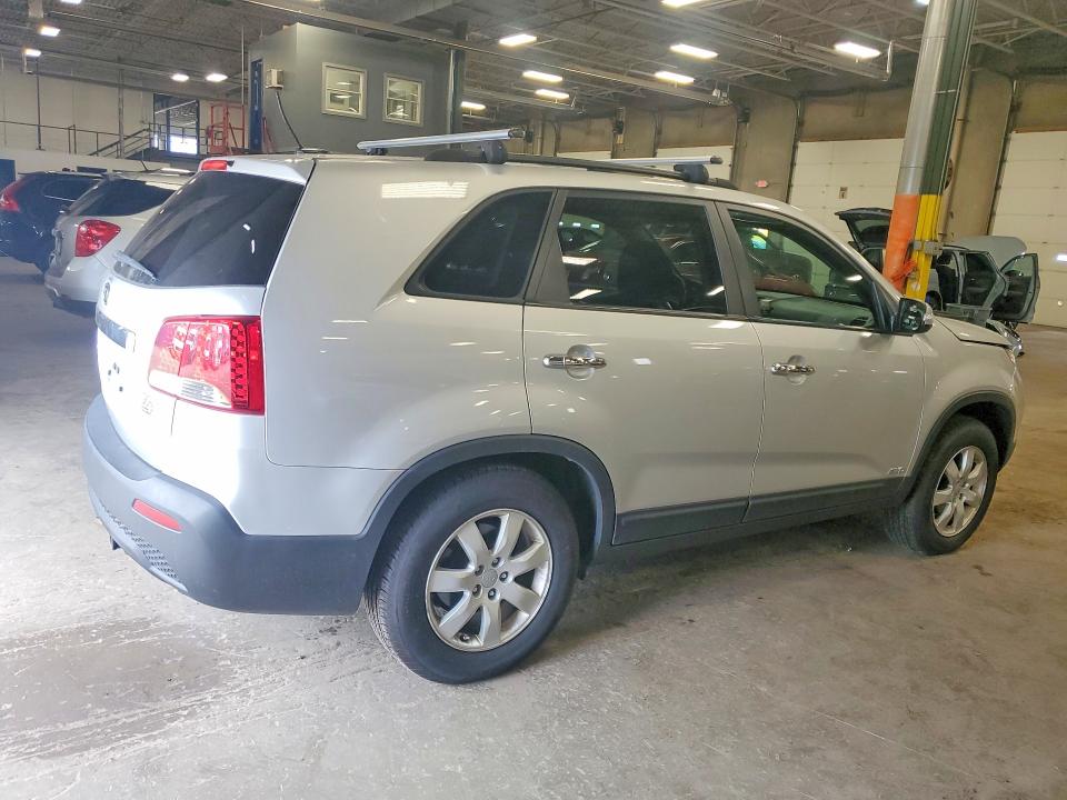 70013186 :رقم المزاد ، 5XYKTCA68CG225849 vin ، 2012 Kia Sorento مزاد بيع