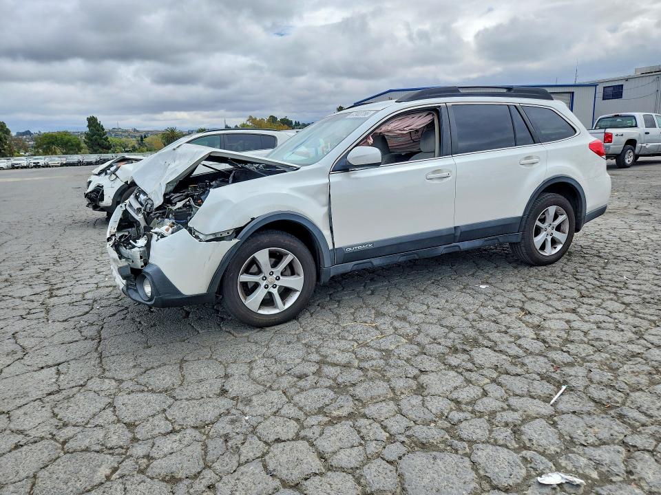 Продажа на аукционе авто 2014 Subaru Outback, vin: 4S4BRBCC6E3237352, номер лота: 67903786