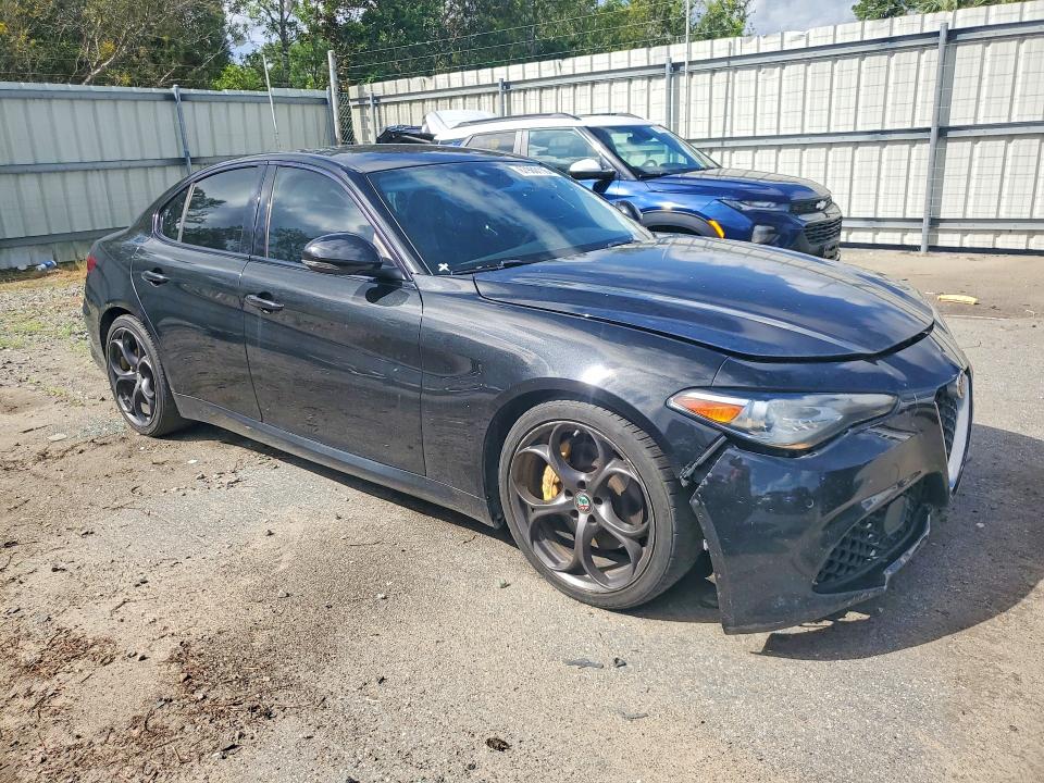67980116 :رقم المزاد ، ZARFAECNXH7544753 vin ، 2017 Alfa Romeo Giulia مزاد بيع