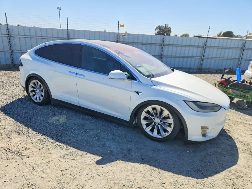 59411156 :رقم المزاد ، 5YJXCBE27HF059233 vin ، 2017 Tesla Model X مزاد بيع