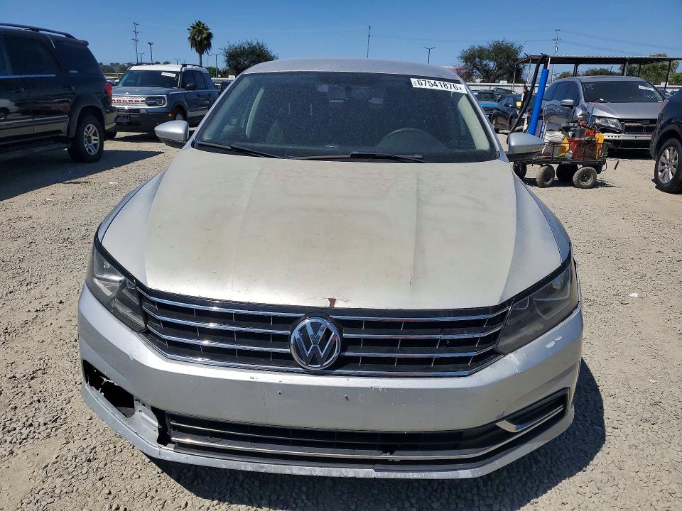 67541876 :رقم المزاد ، 1VWAT7A36GC035080 vin ، 2016 Volkswagen Passat مزاد بيع