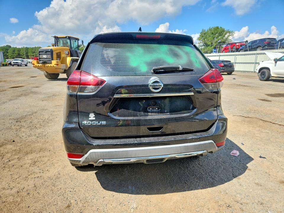 67671206 :رقم المزاد ، KNMAT2MT8JP555802 vin ، 2018 Nissan Rogue مزاد بيع