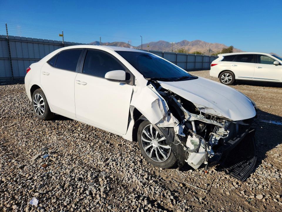 Продаж на аукціоні авто 2018 Toyota Corolla, vin: 2T1BURHE3JC049928, номер лоту: 70176836