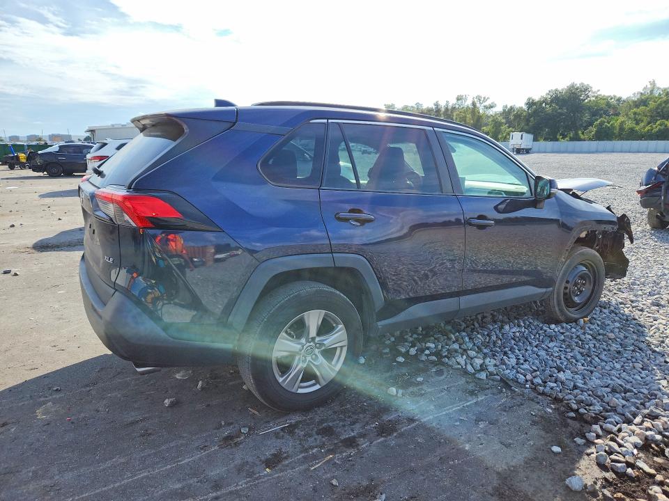 Auction sale of the 2022 Toyota Rav4, vin: 2T3W1RFV3NW187669, lot number: 70972486
