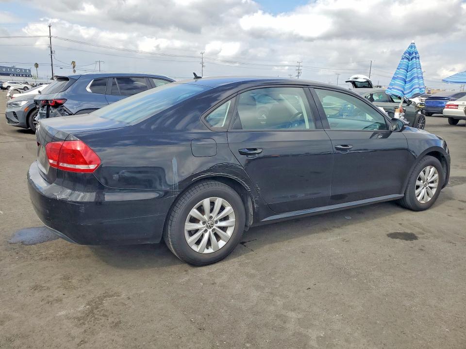 68890636 :رقم المزاد ، 1VWAP7A39CC081453 vin ، 2012 Volkswagen Passat مزاد بيع
