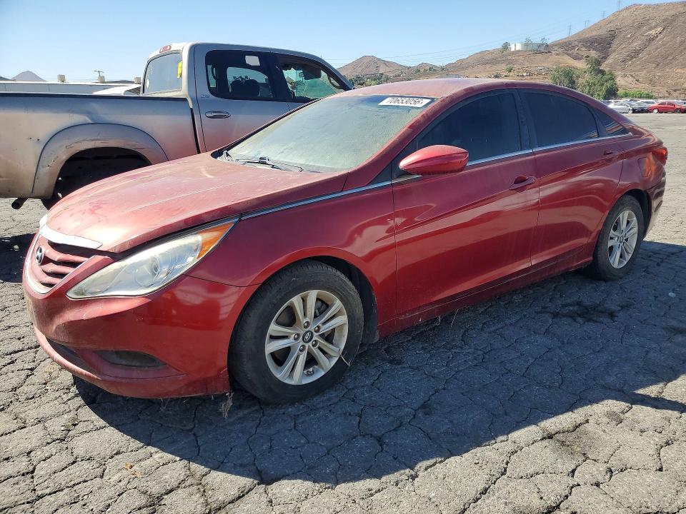 70653056 :رقم المزاد ، 5NPEB4ACXDH659163 vin ، 2013 Hyundai Sonata مزاد بيع